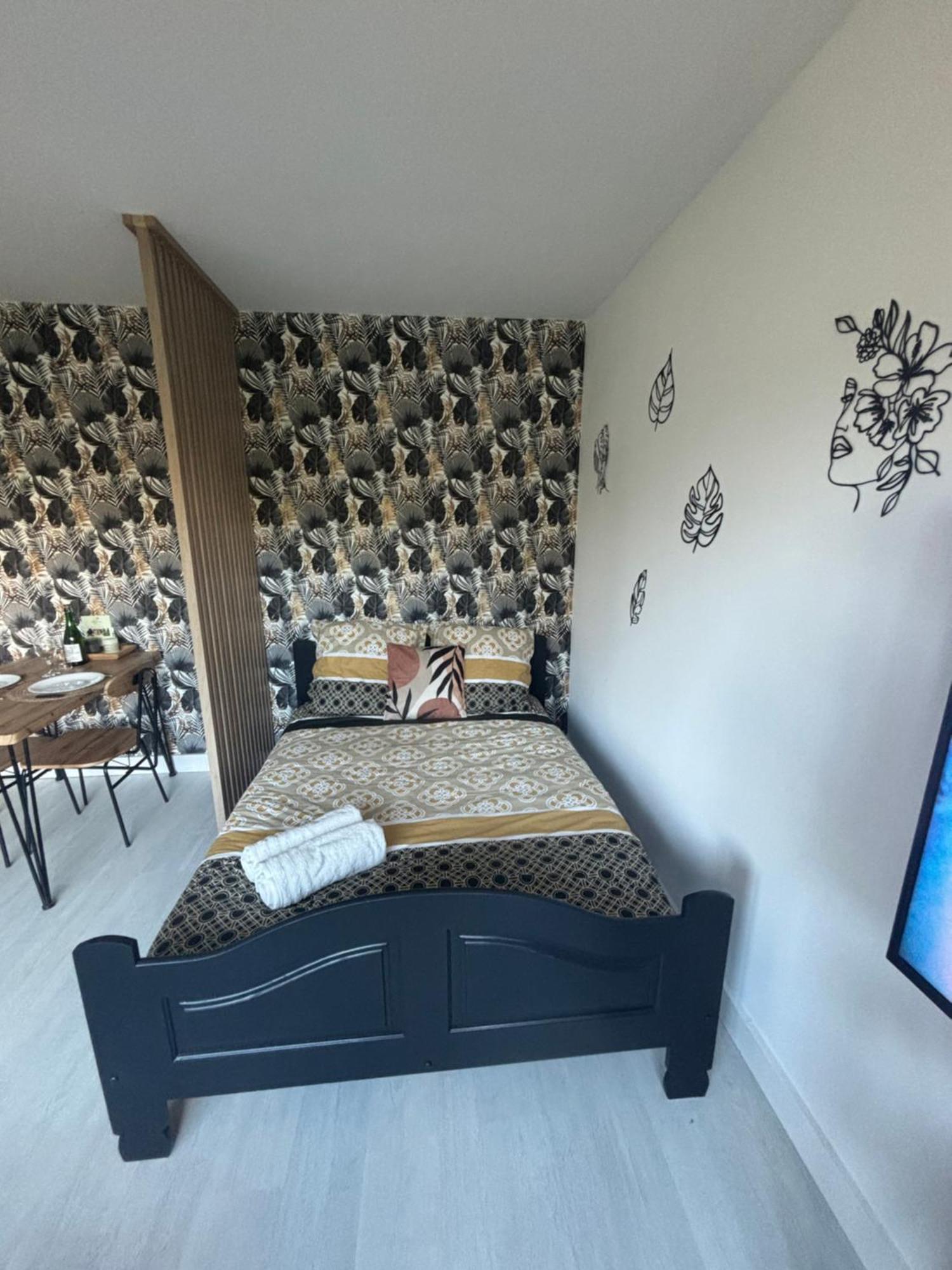 Bienvenue Chez Vous Apartment Valognes Exterior foto